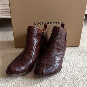 Lucky Brand Textured Chocolate Boots